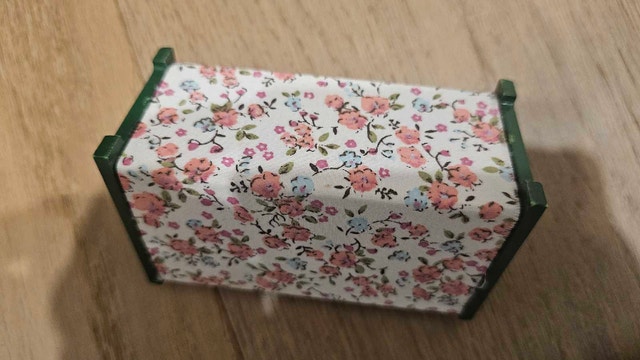 Sylvanian Families Green Floral Sofa - photo 2