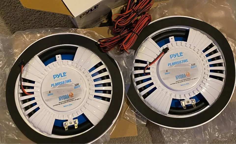Pyle 8 Inch Marine Speakers - 160 Watt, White - Blue LED image indicator(8)