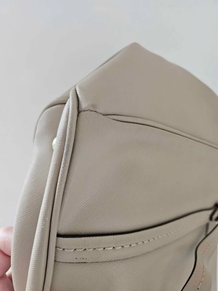 Coach Medium purse image indicator(9)