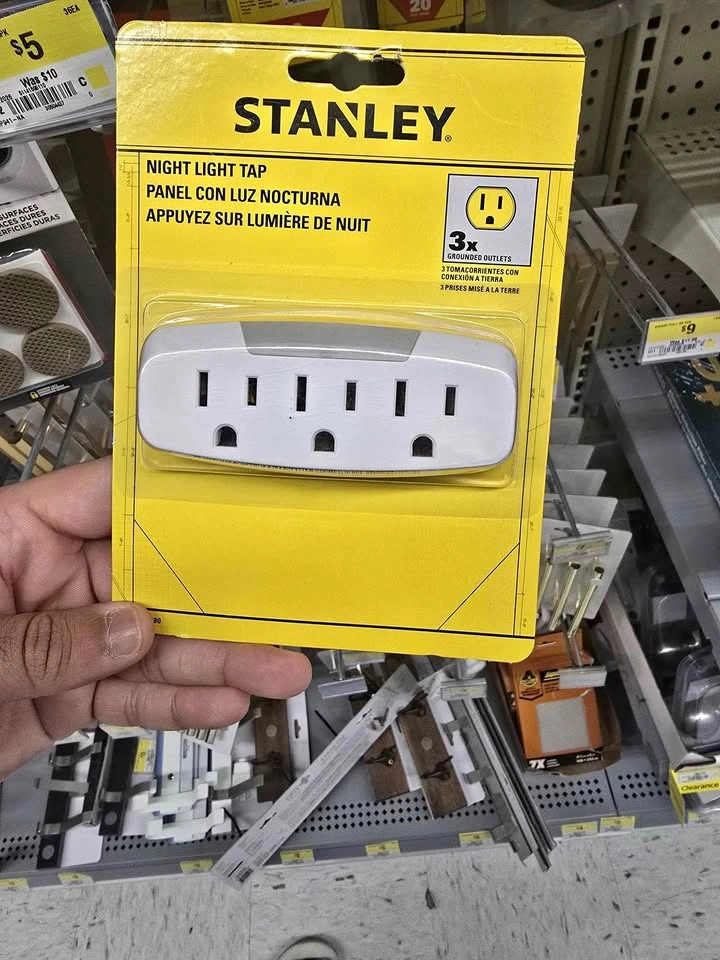 Stanley Night Light Tap 3 Grounded Outlets