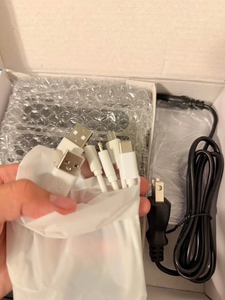 4-Port Charging Station - photo 3