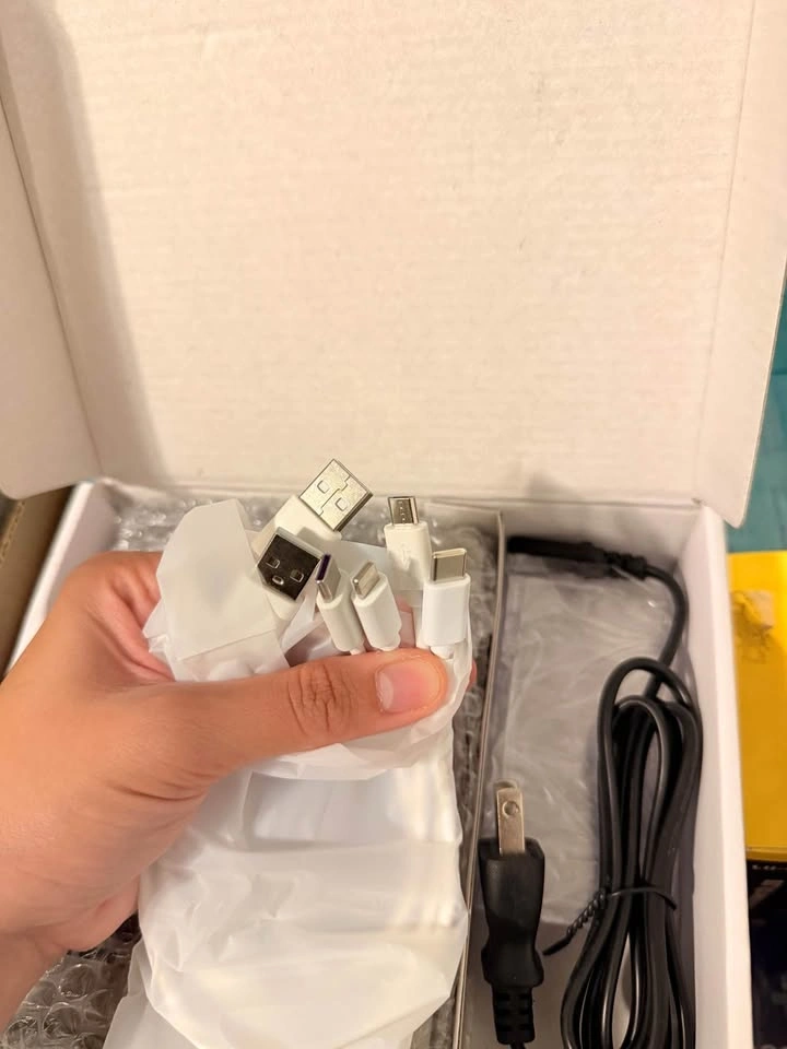 4-Port Charging Station - photo 4
