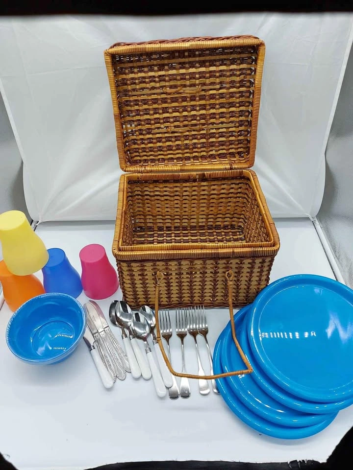 Vintage Wicker Basket with Set Of 4 Dinnerwear