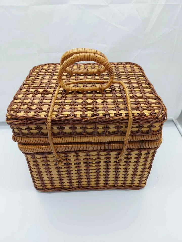 Vintage Wicker Basket with Set Of 4 Dinnerwear - photo 5