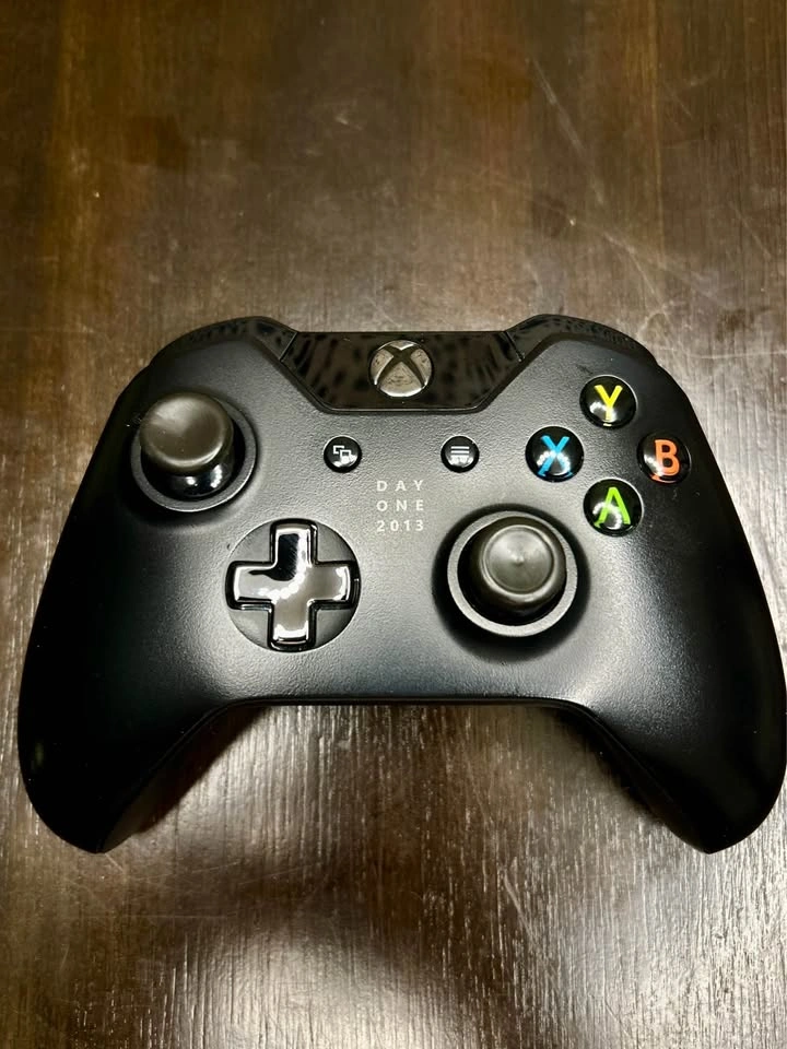 Xbox One Day One Edition 500GB + Kinect + Controller + 8 Games - photo 5