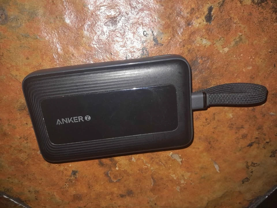 Anker Power Bank with Built-In USB-C Cable - photo 2