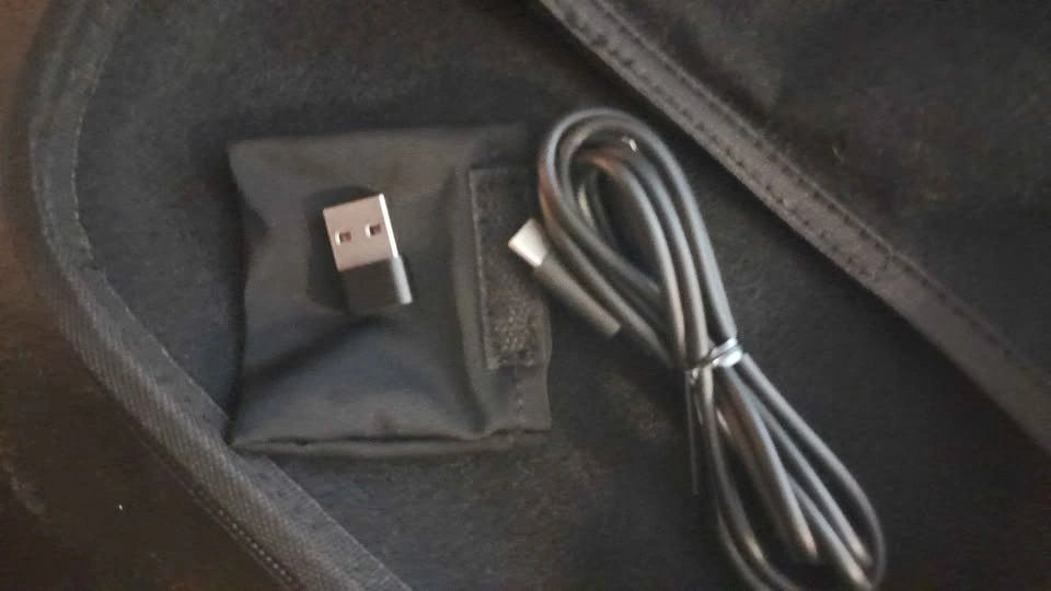 Wireless Over-Ear Headset with Microphone and Case - photo 3