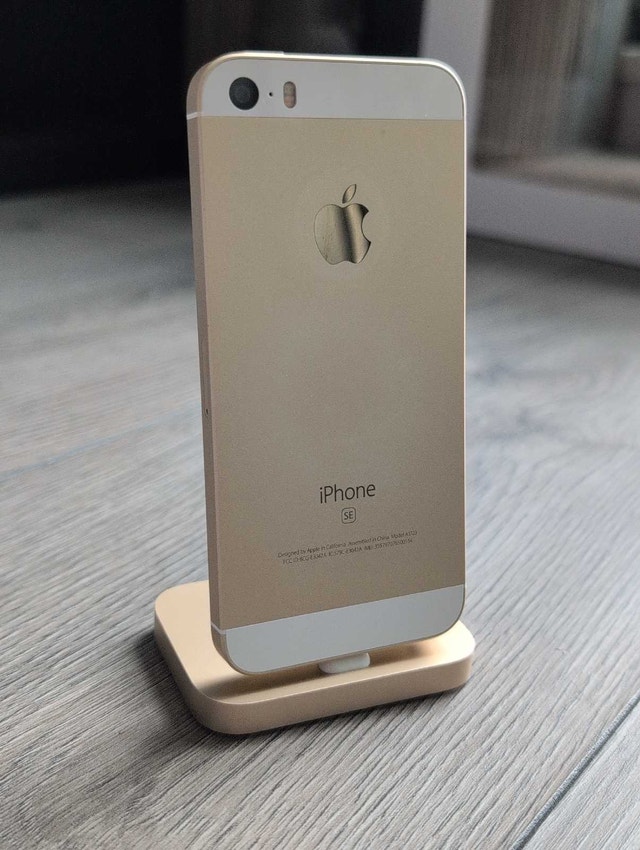 iPhone SE - Rose Gold