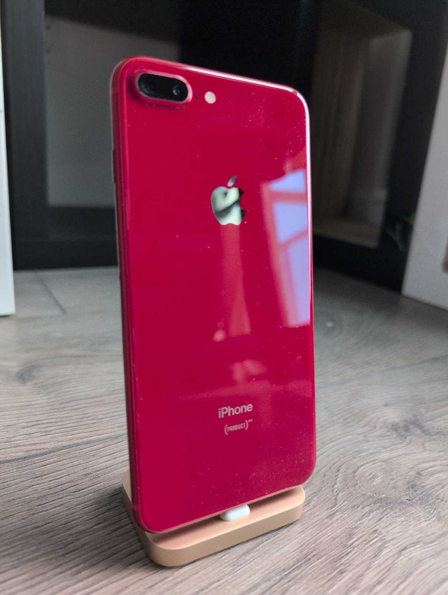 iPhone 8 Plus - PRODUCT RED