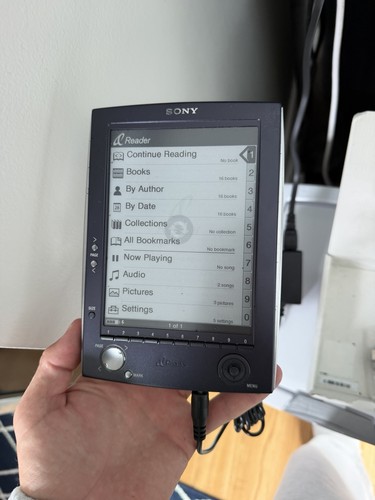SONY PRS-500 PORTABLE READER SYSTEM (TESTED) - photo 2