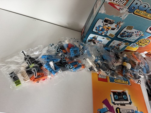 LEGO Boost: Creative Toolbox (17101) - photo 2