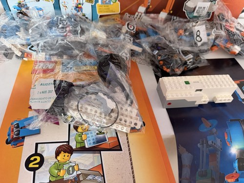 LEGO Boost: Creative Toolbox (17101) - photo 4
