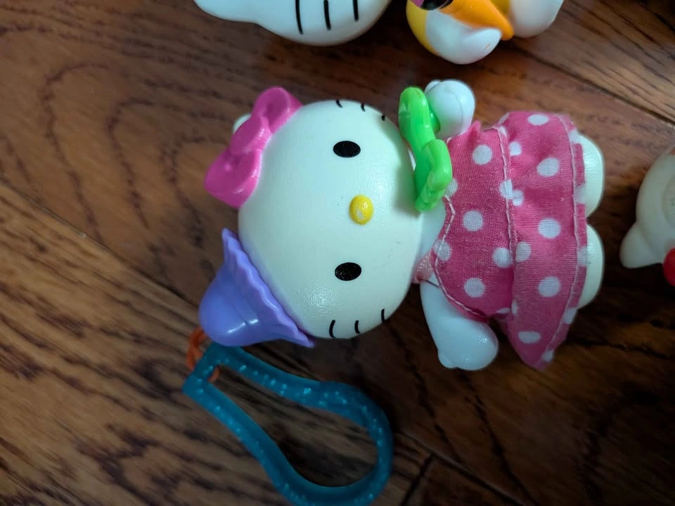 Sanrio Random Hello Kitty Figure Lot - photo 5