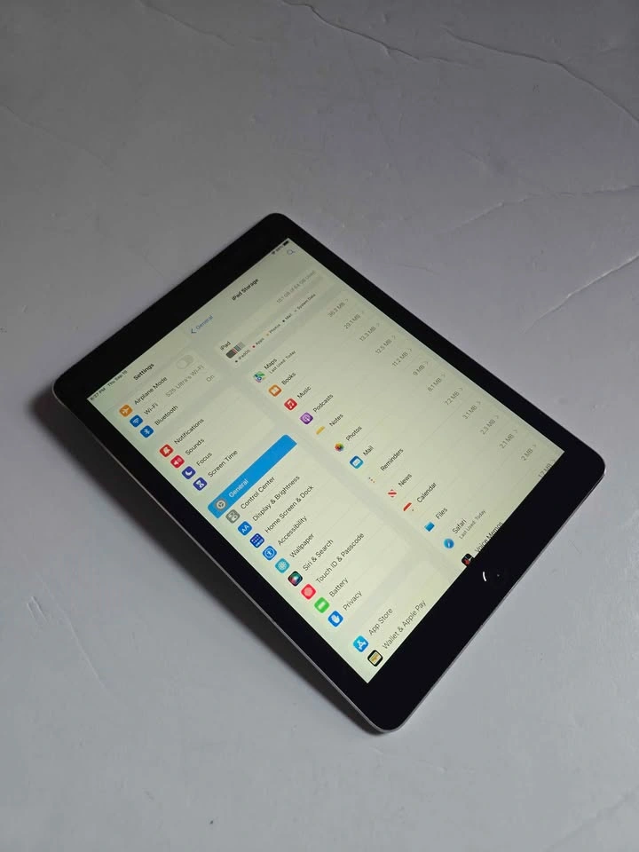 Apple iPad Air (2nd Generation) 'Space Grey' 64GB - photo 3