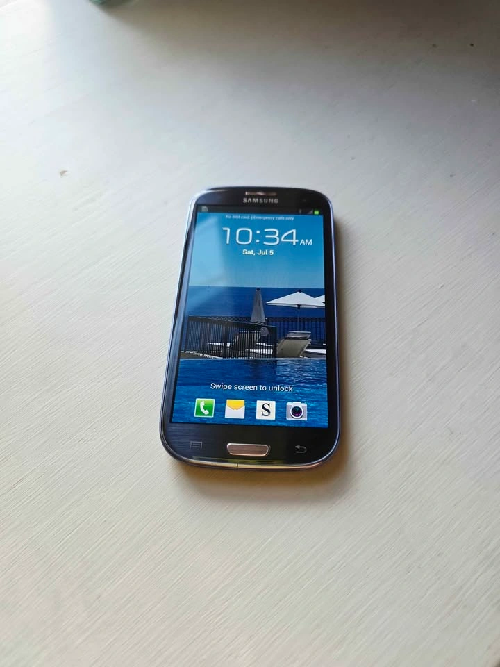 Samsung Galaxy S3 'Pebble Blue' 16GB Unlocked