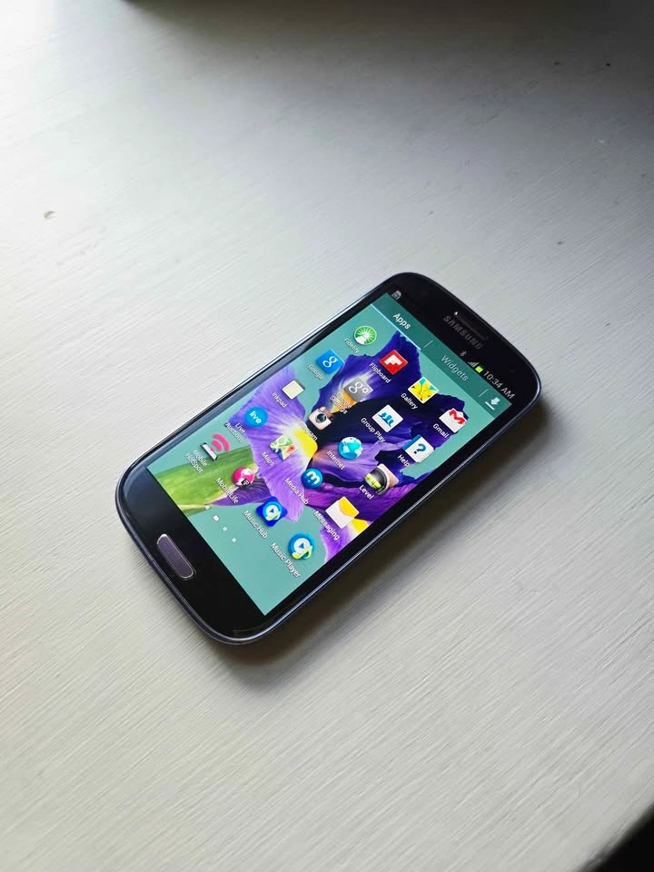 Samsung Galaxy S3 'Pebble Blue' 16GB Unlocked - photo 2