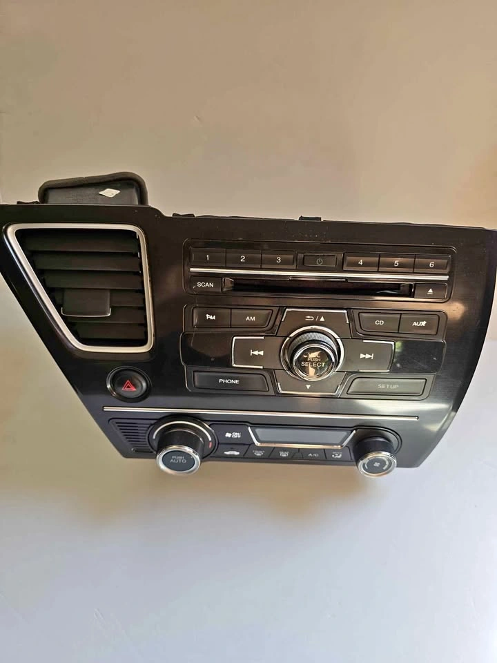 Honda Civic 2013-2015 'Black' Original FM stereo