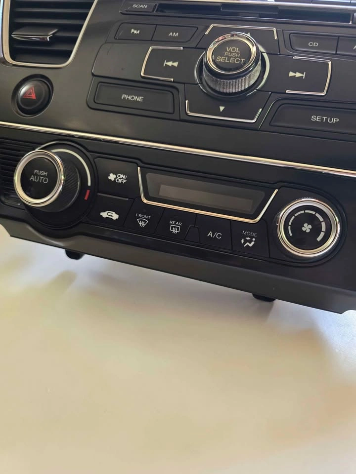 Honda Civic 2013-2015 'Black' Original FM stereo - photo 5