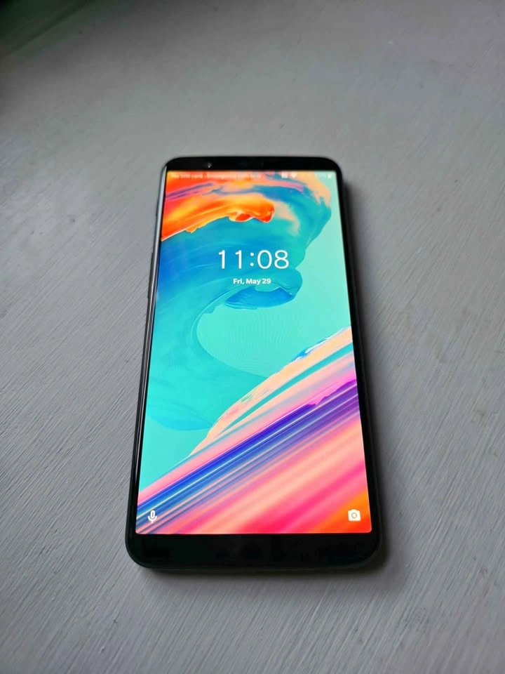 OnePlus 5T 'Midnight Black' 64GB Dual-Sim Unlocked