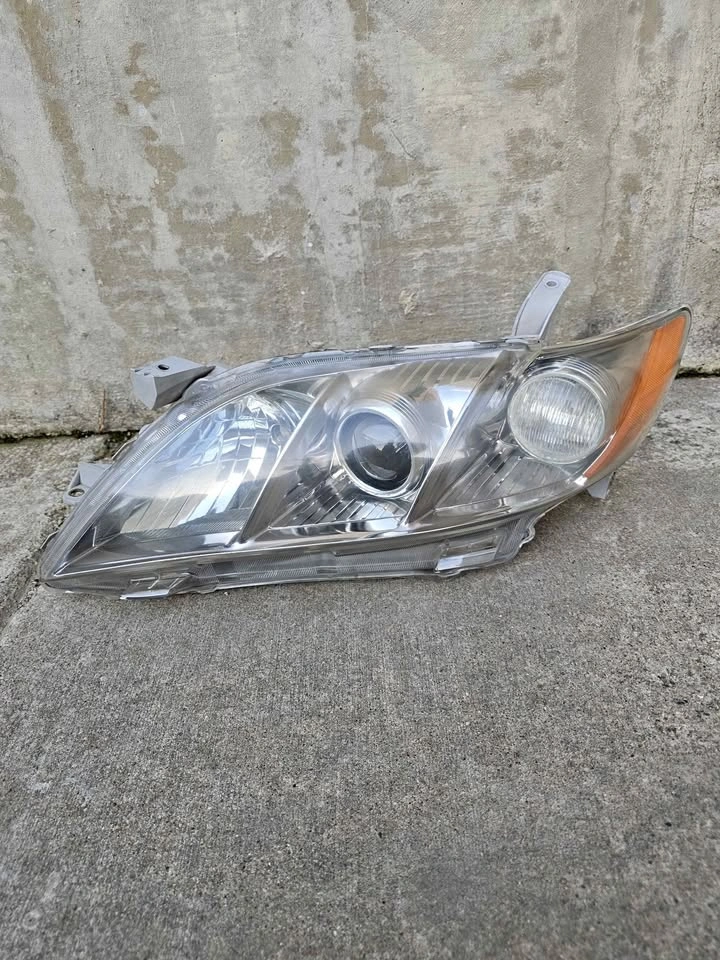 Toyota Camry 2007-2011 Front Driver Side Headlight