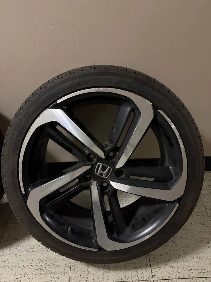 2019 Honda Accord Sport OEM 19" Wheels + Tires 235/40R19 - photo 4