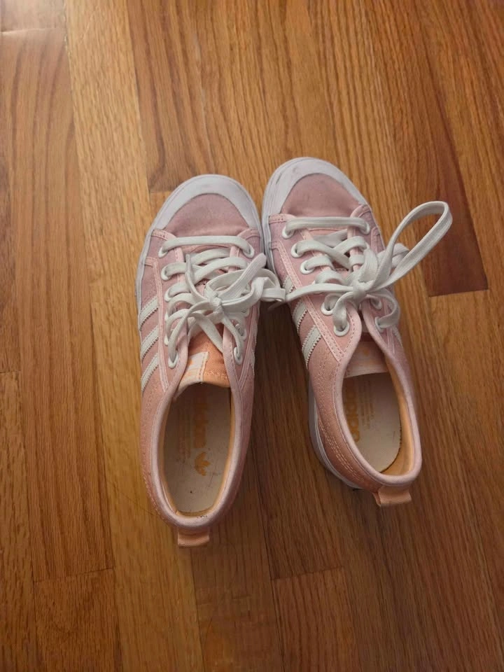 Adidas Women's Sneakers 7.5 - photo 2