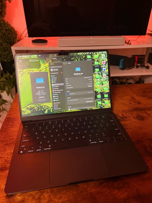 Like New MacBook Air M3 13”