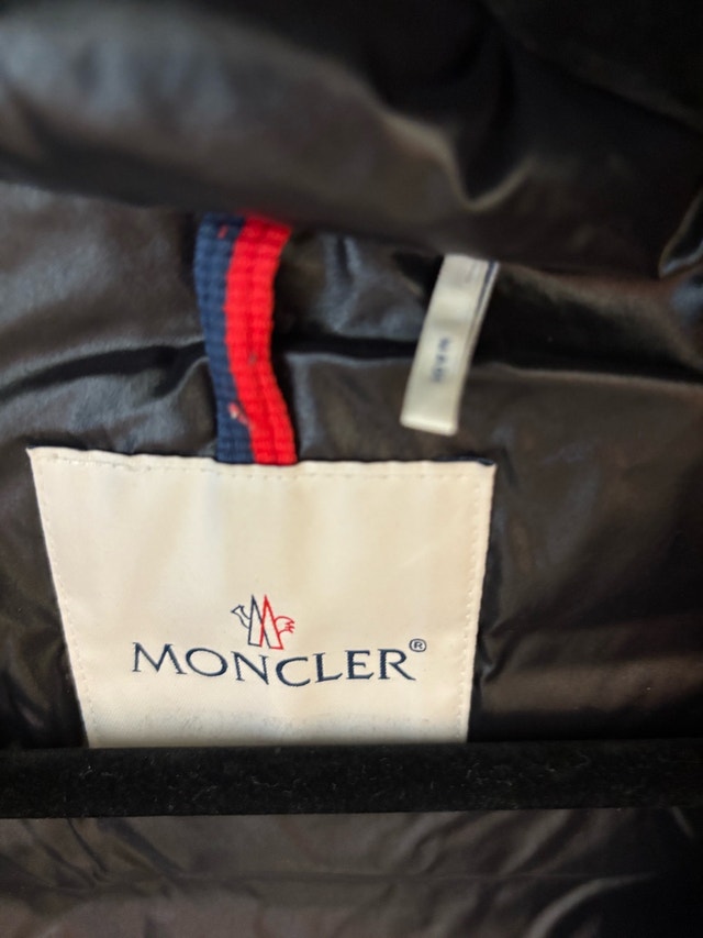 Moncler girls winter jacket - photo 3