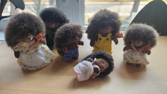 Sylvanian Families Pickleweeds Hedgehog Family