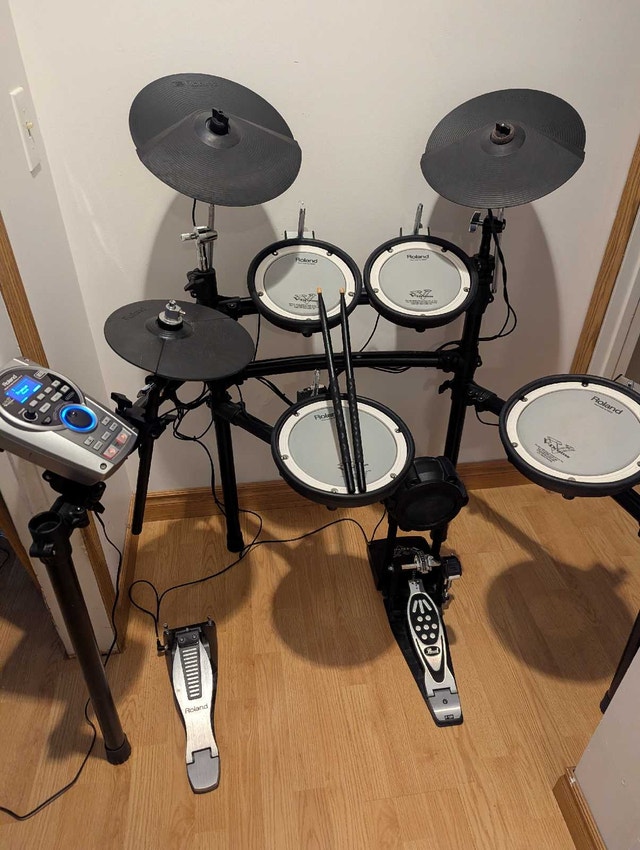 Roland TD15 electronic drum set