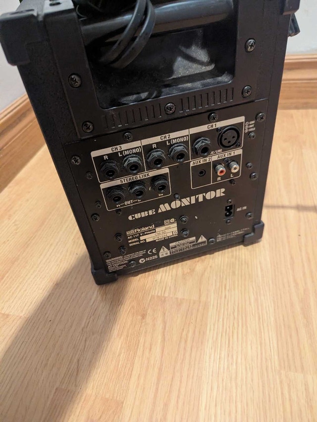 Roland mini Pa keyboard or drum amp - photo 4