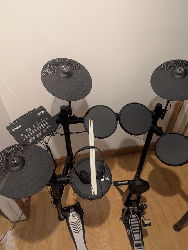 Yamaha Dtx 452k model electronic drum set - photo 2