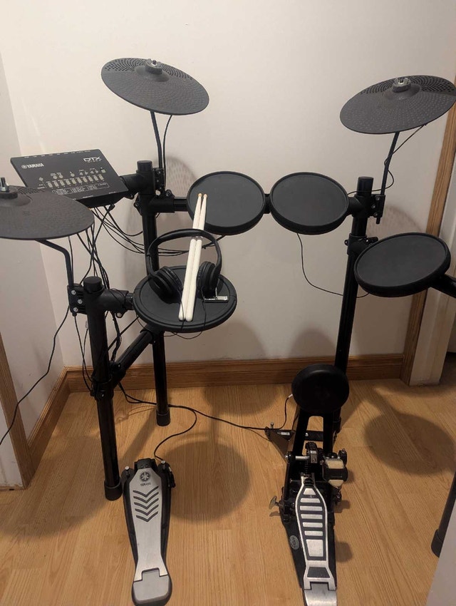 Yamaha Dtx 452k model electronic drum set - photo 3
