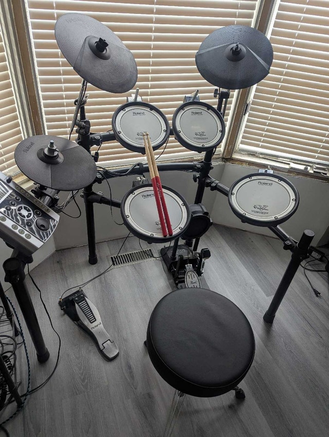 Roland td9 model all mesh electronic drum kit