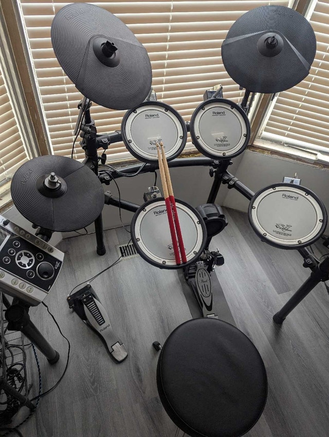 Roland td9 model all mesh electronic drum kit - photo 2