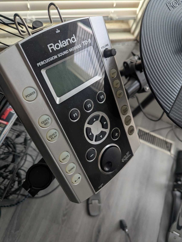 Roland td9 model all mesh electronic drum kit - photo 3