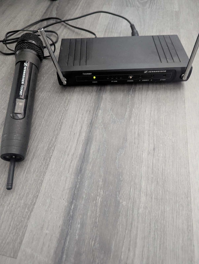 Sennheiser freeport wireless microphone set