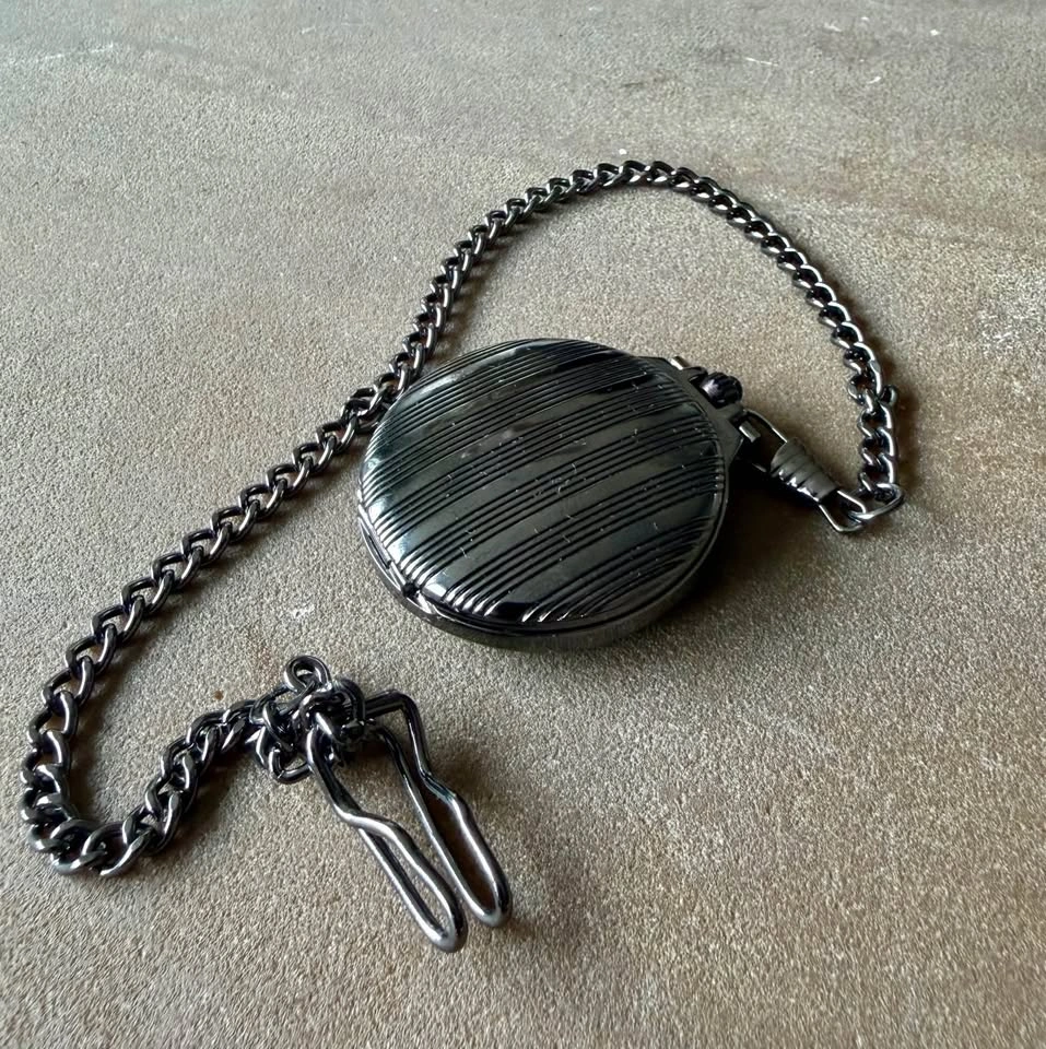 Geoffrey Beene Gunmetal Pocket Watch - photo 2