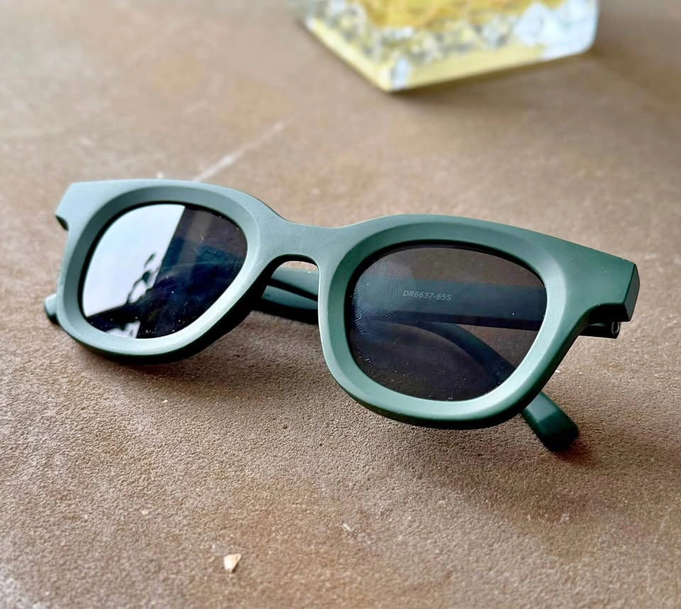 Matte Green Square Sunglasses