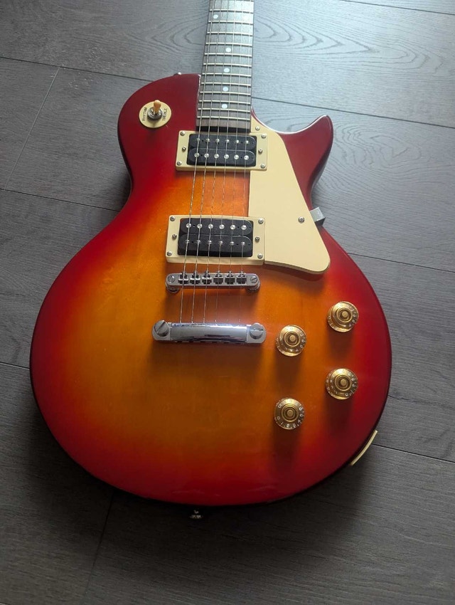 Epiphone by Gibson Les Paul 100 guitar