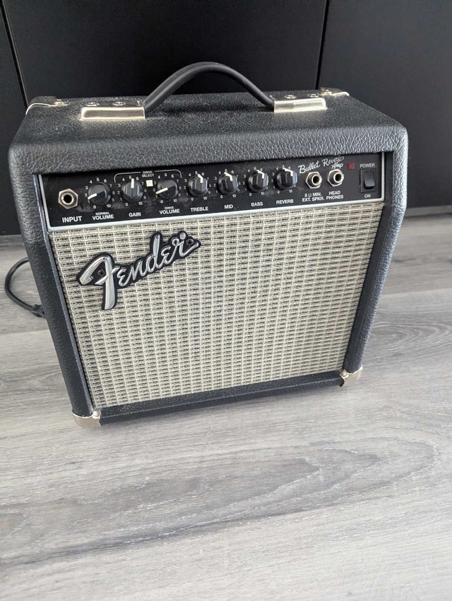 Fender bullet reverb guitar amp