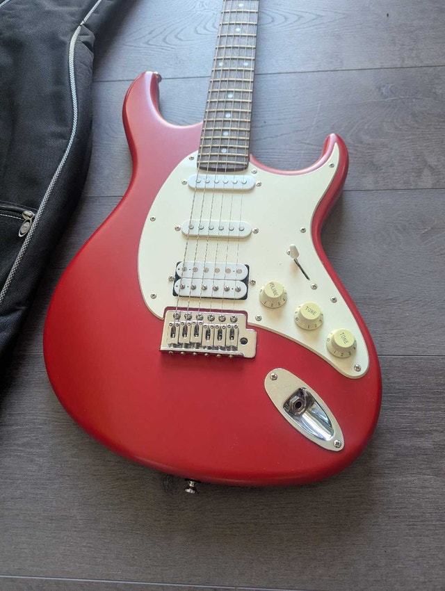 Beautiful Cort g110 electric guitar almost new!
