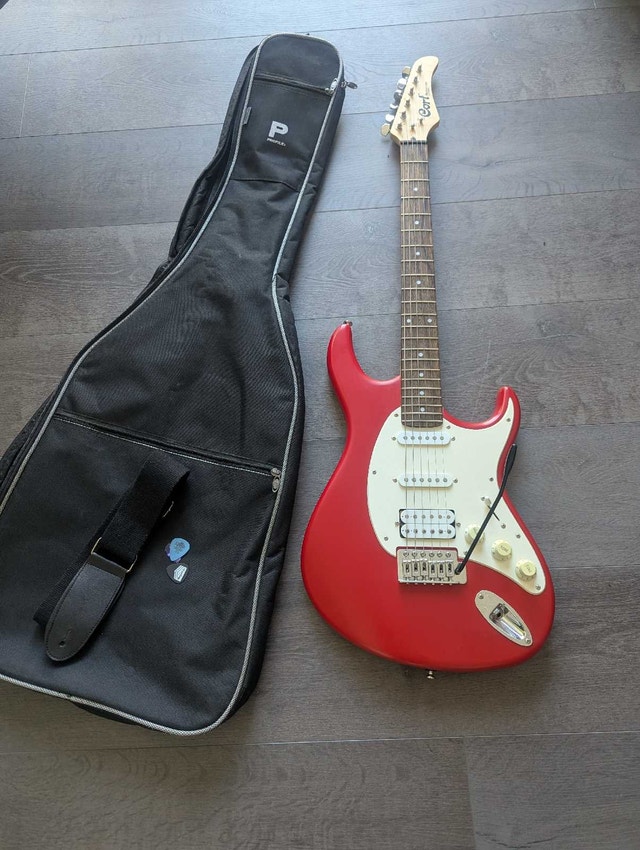 Beautiful Cort g110 electric guitar almost new! - photo 3