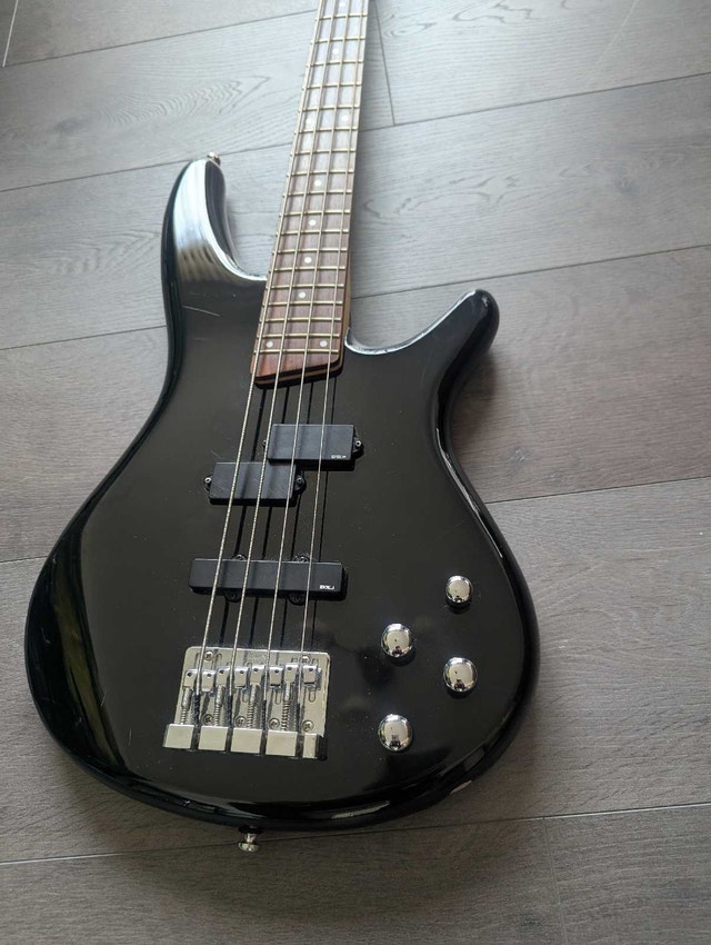 Ibanez Sr300 model Bass guitar - photo 2