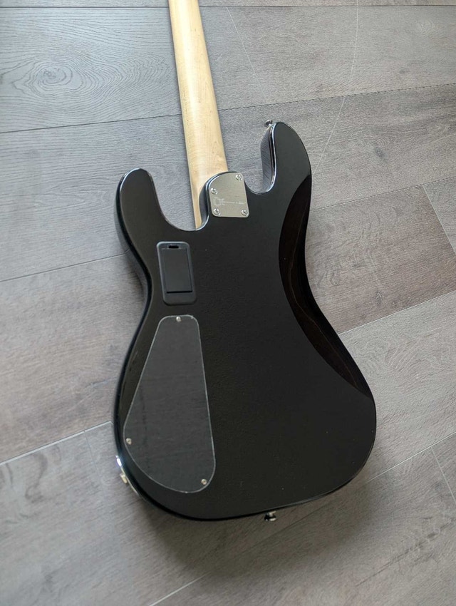 Ibanez Sr300 model Bass guitar - photo 3