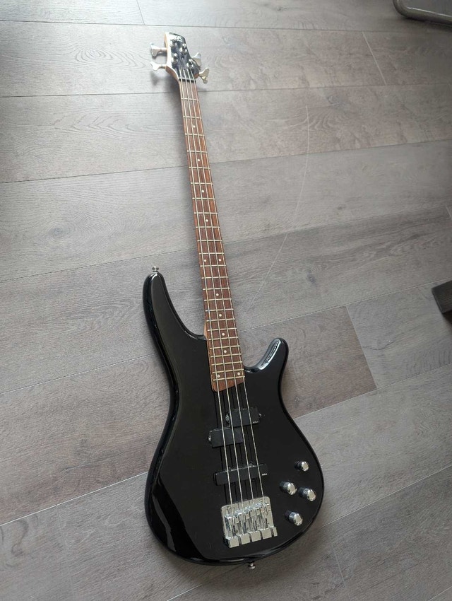 Ibanez Sr300 model Bass guitar - photo 4