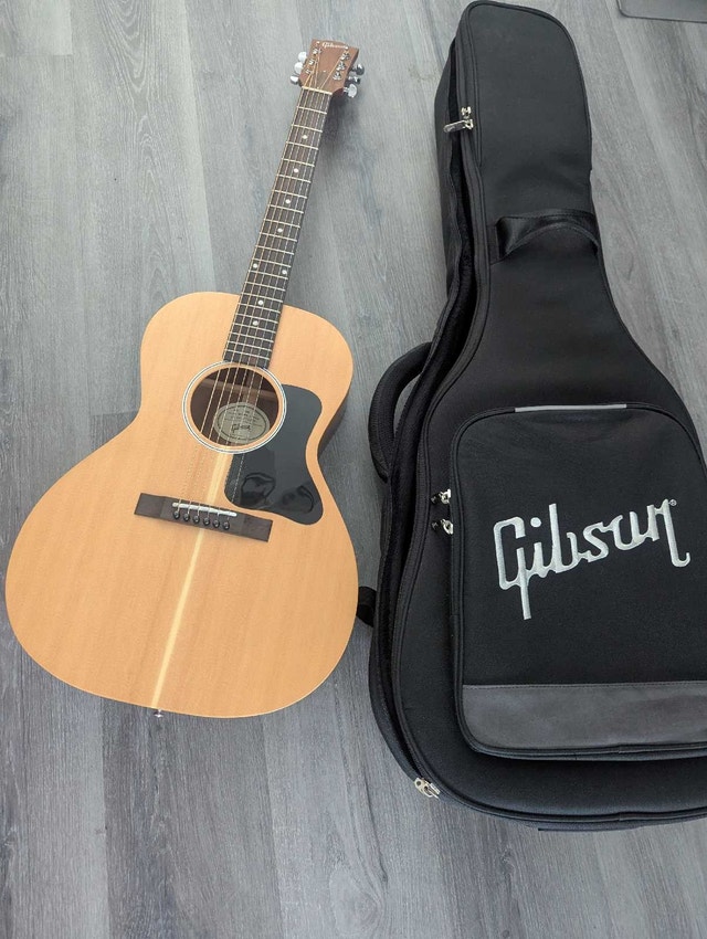 Gibson G-00 Acoustic Guitar All Solid Woods with Sound Port