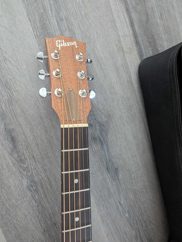 Gibson G-00 Acoustic Guitar All Solid Woods with Sound Port - photo 5