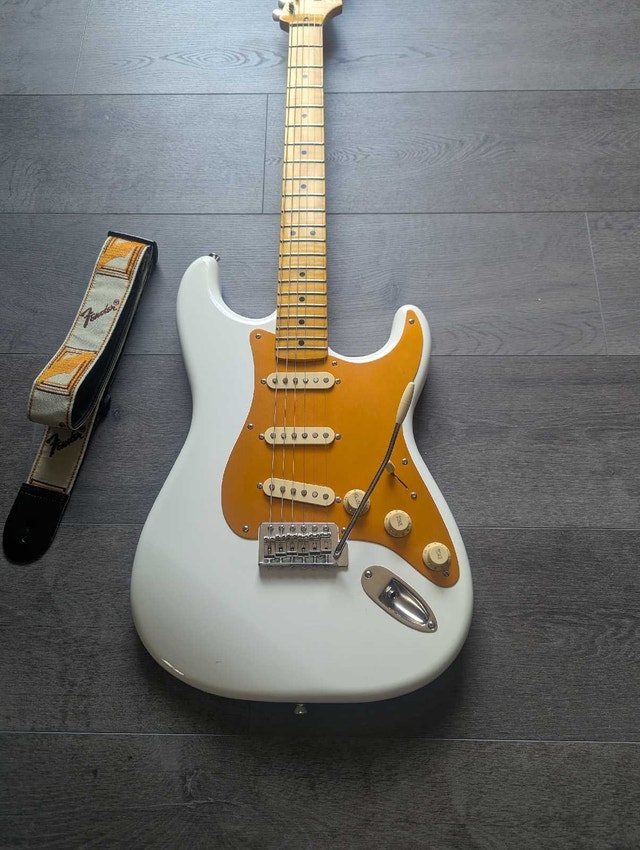 Beautiful Squier by Fender Classic Vibe in Almost new condition