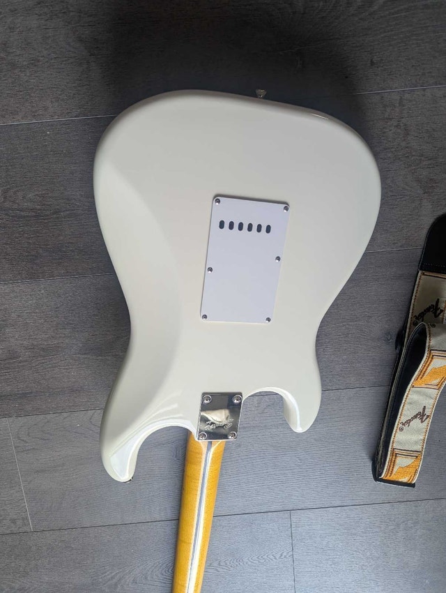 Beautiful Squier by Fender Classic Vibe in Almost new condition - photo 5